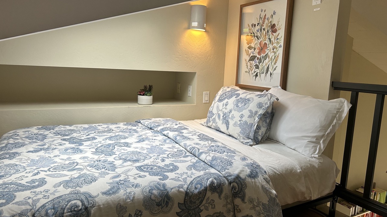 Photo of Bedroom in Alta Mesa
