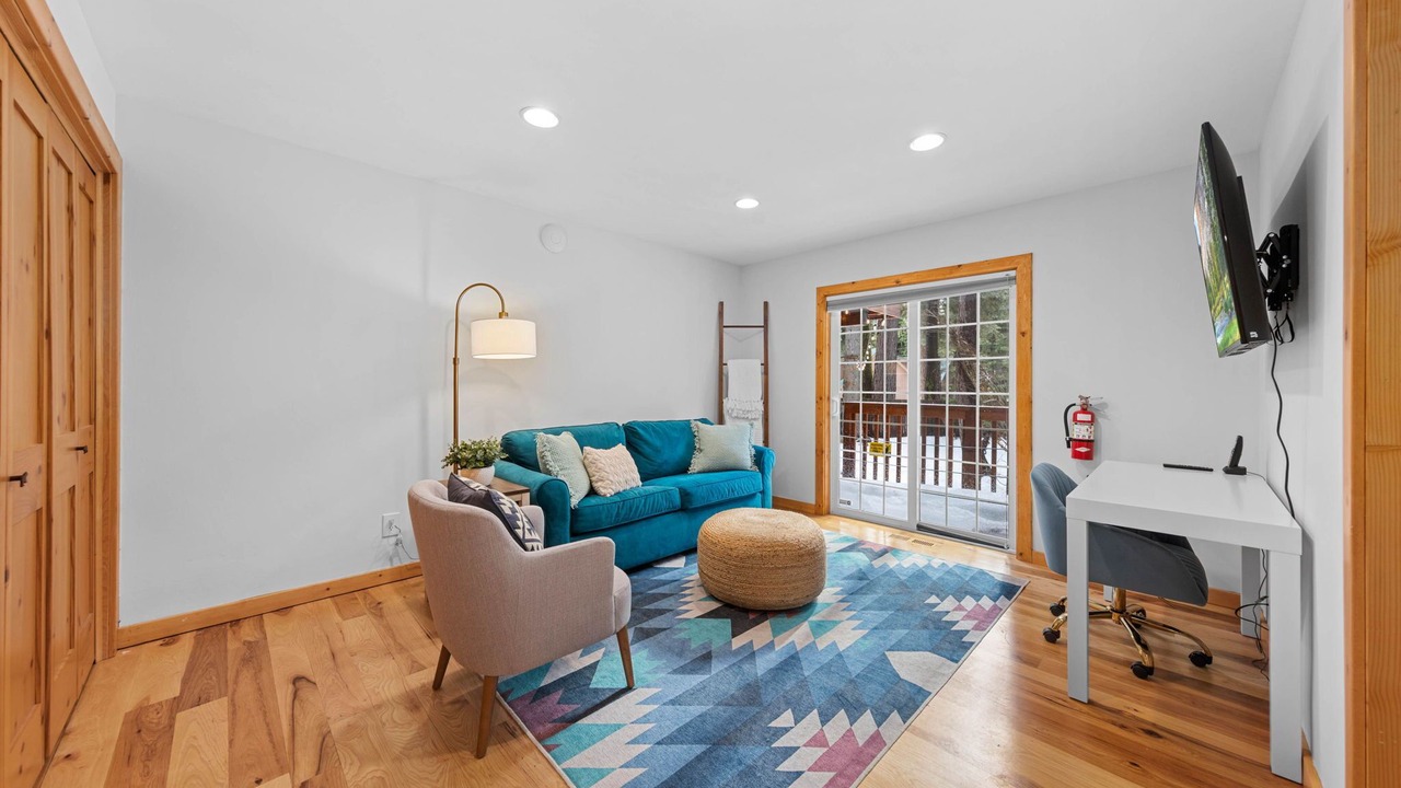 Photo of Livingroom in Tahoe Pines