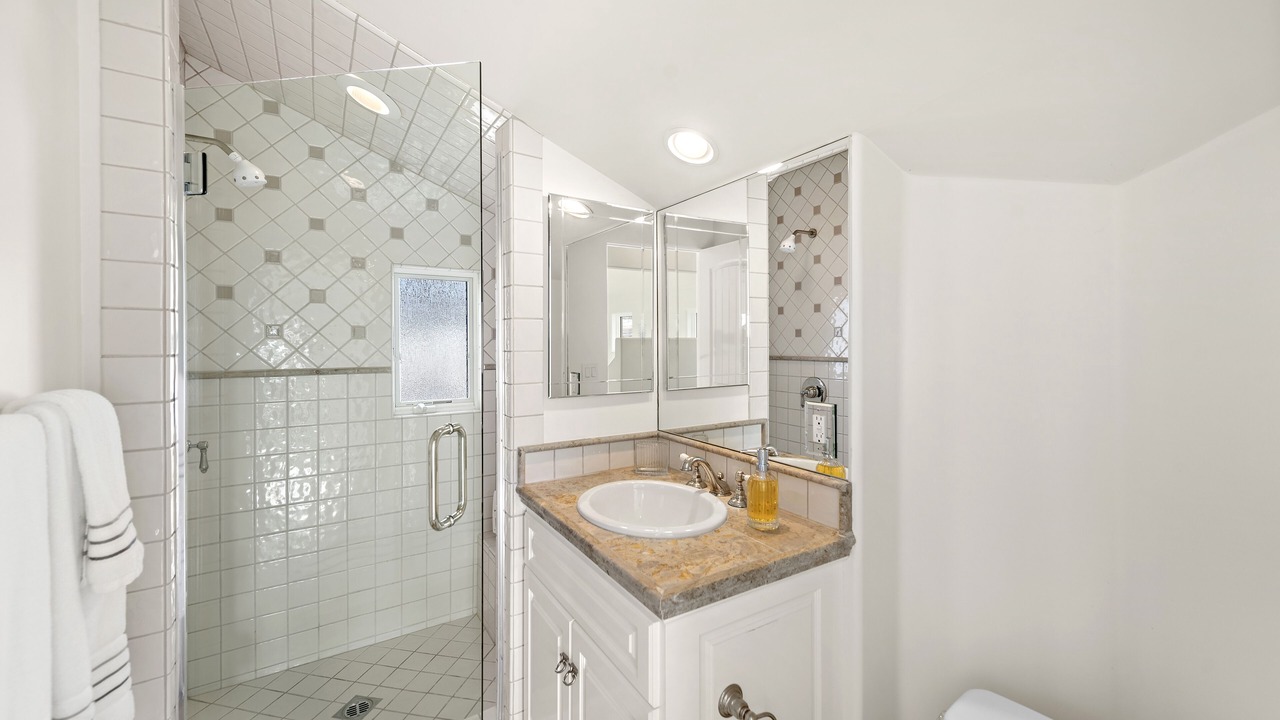 Photo of Bathroom in Corona del Mar