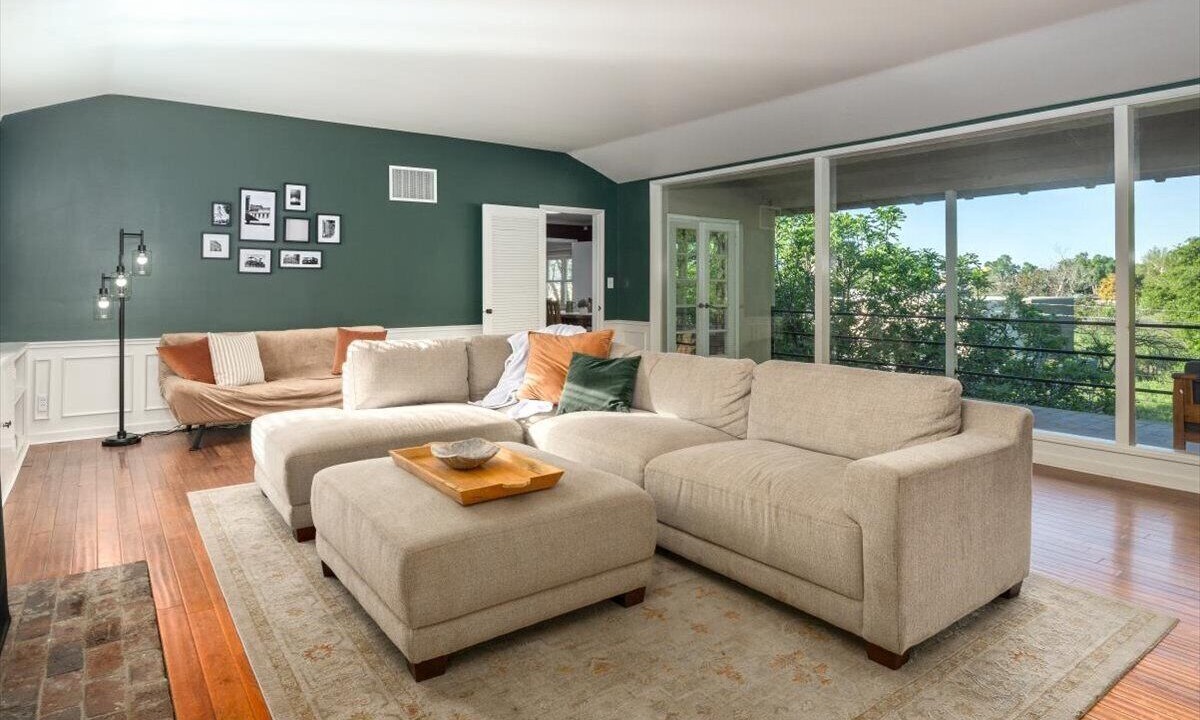Photo of Livingroom in Red Bluff