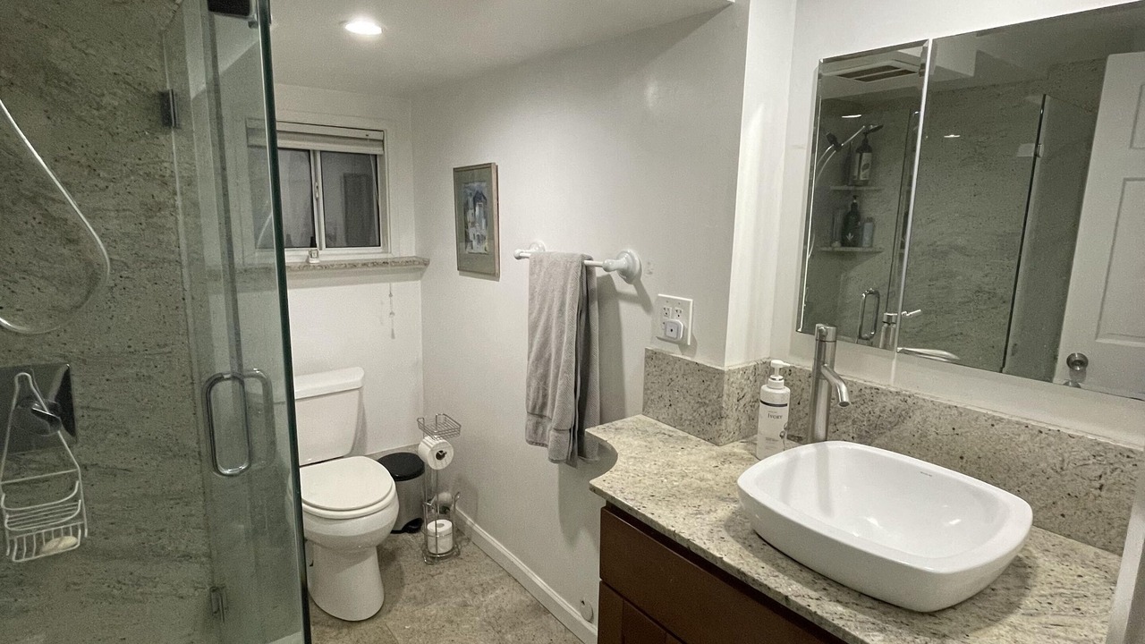 Photo of Bathroom in Lakeshore