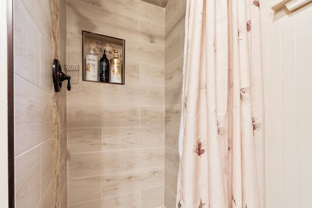 Photo of Bathroom in Sugar Pine