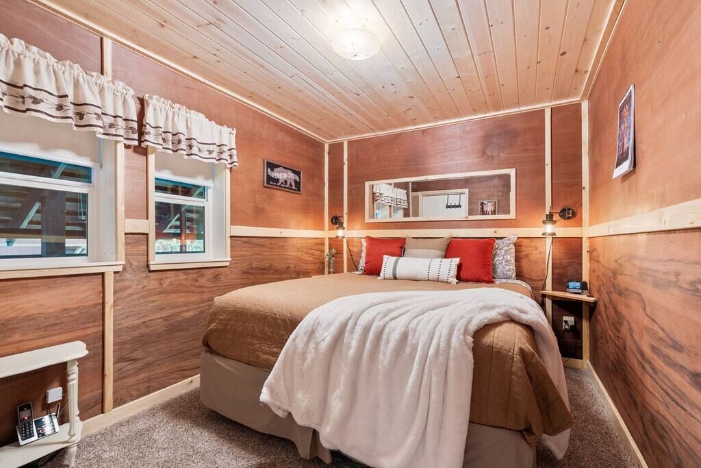 Photo of Bedroom in Sugar Pine