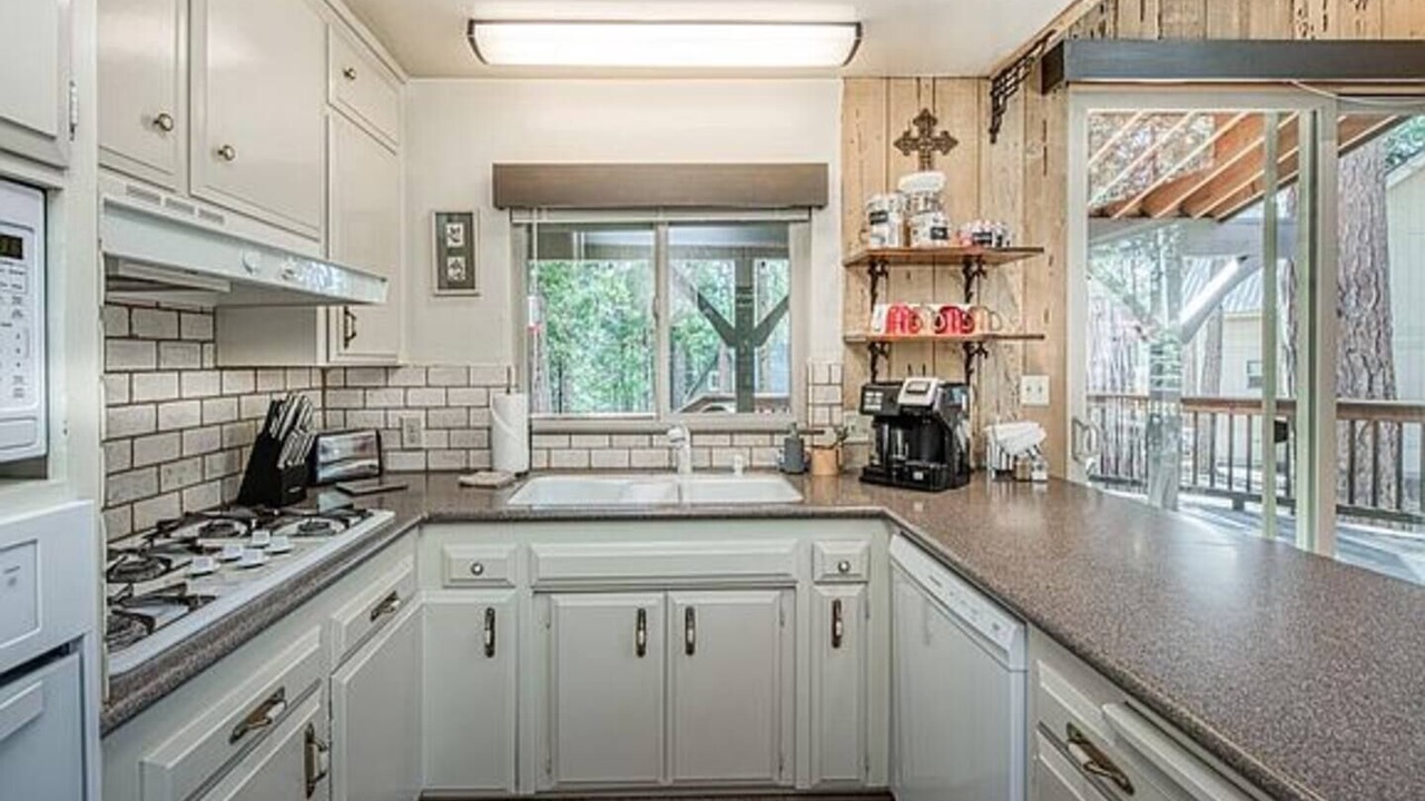 Photo of Kitchen in Shaver Lake