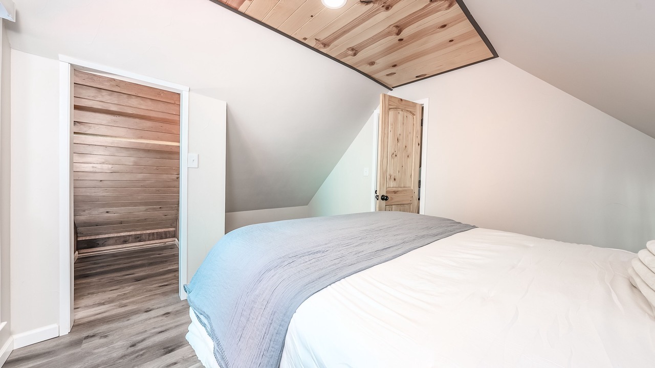 Photo of Bedroom in Shaver Lake