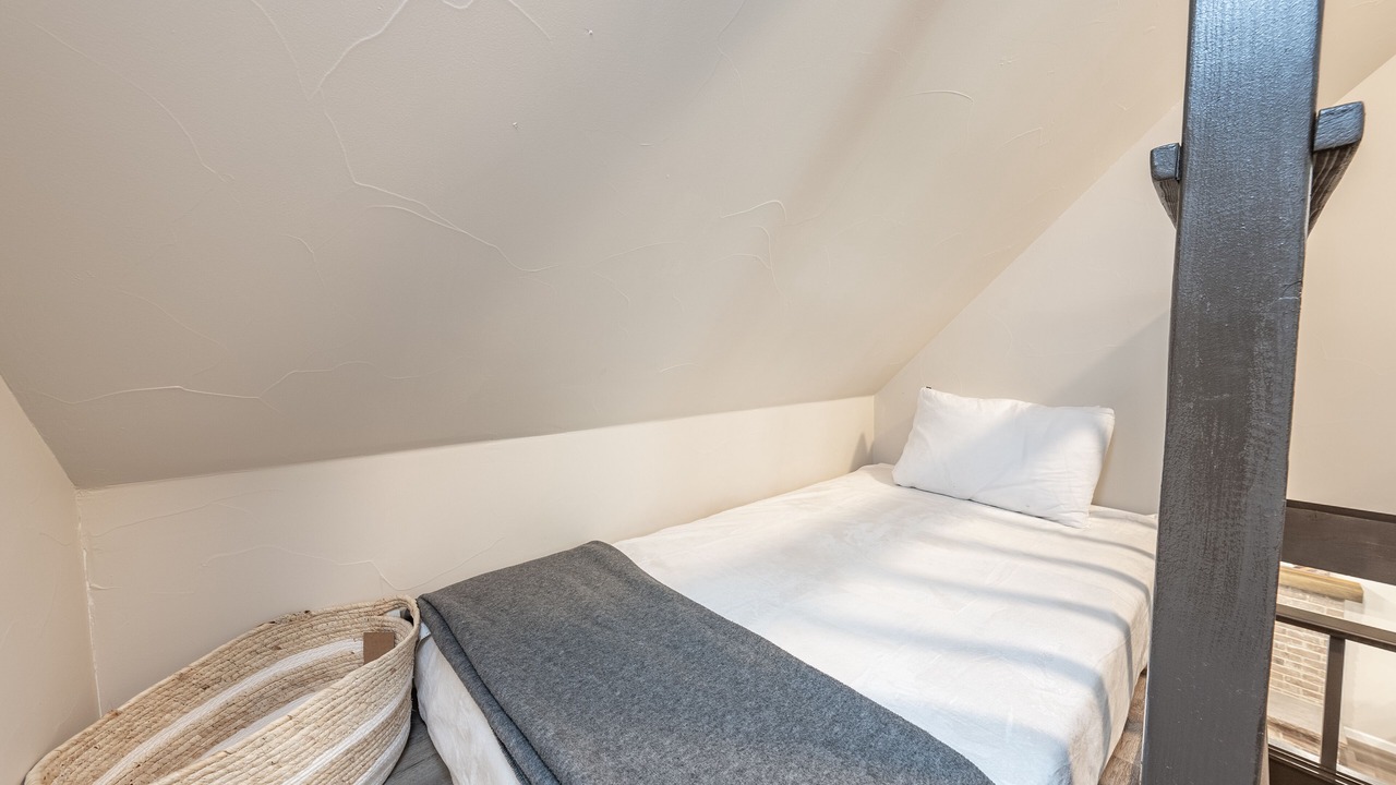Photo of Bedroom in Shaver Lake