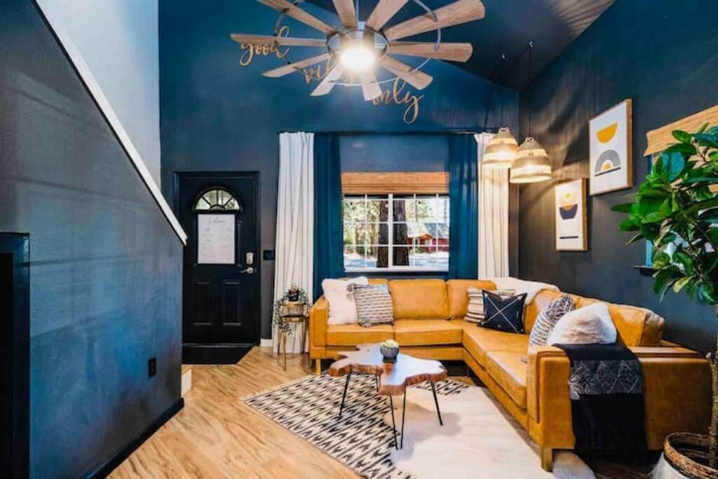 Photo of Livingroom in Sierra Village
