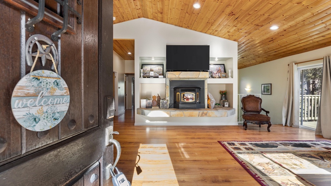 Photo of Bedroom in Frazier Park