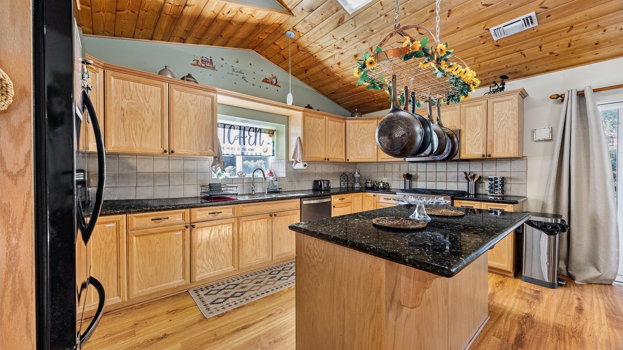 Photo of Kitchen in Frazier Park