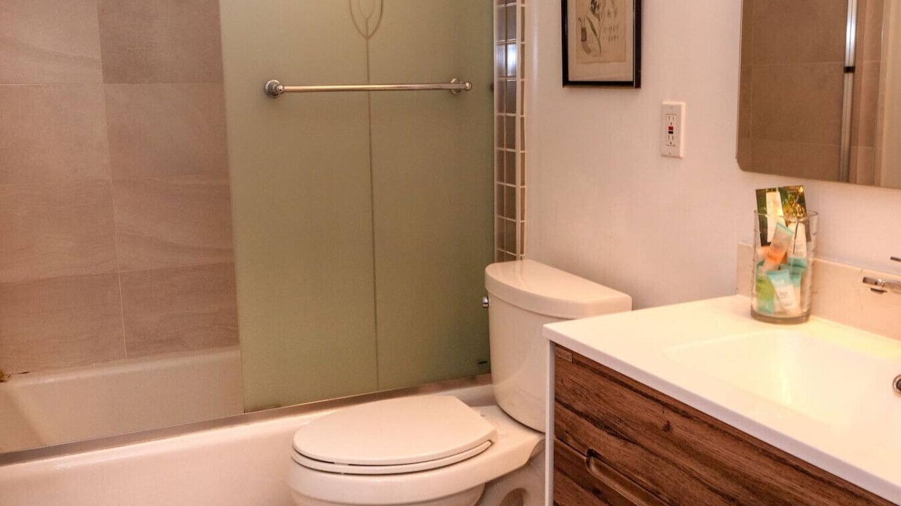 Photo of Bathroom in Willow Glen South - Lincoln Glen