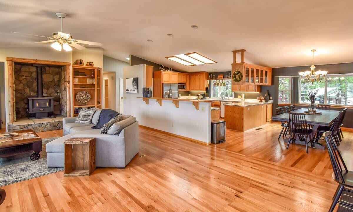 Photo of Livingroom in Twain Harte