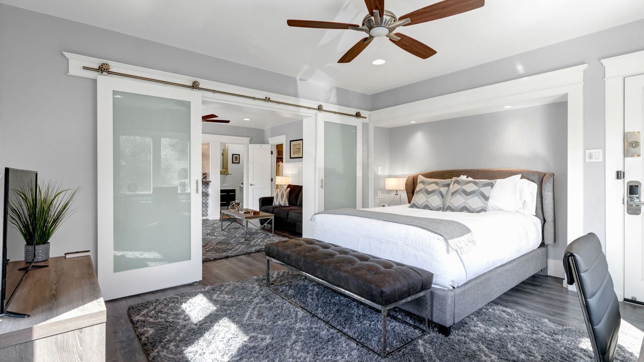 Photo of Bedroom in Downtown Long Beach
