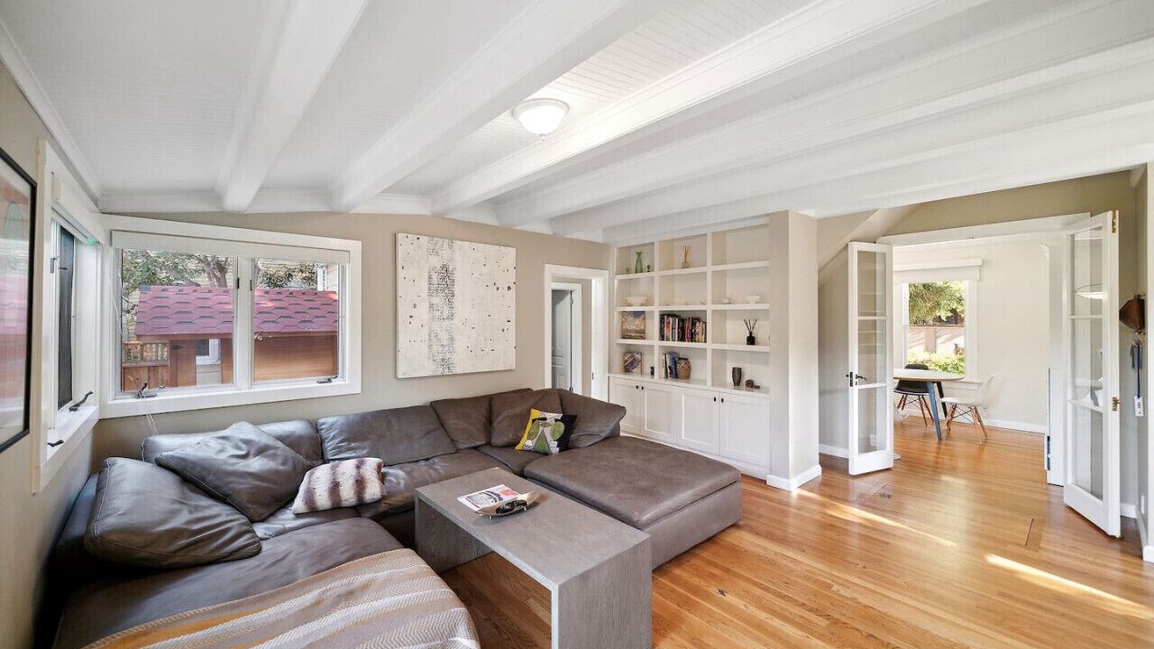 Photo of Livingroom in University South