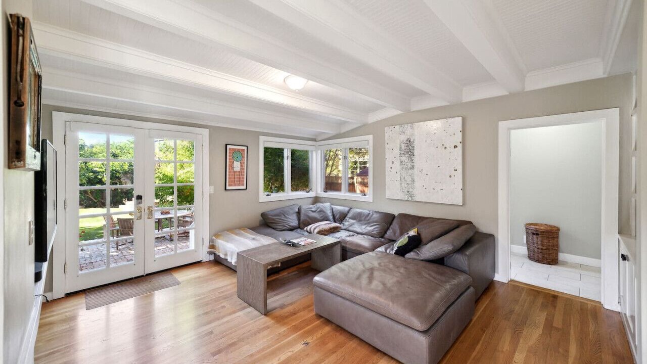 Photo of Livingroom in University South