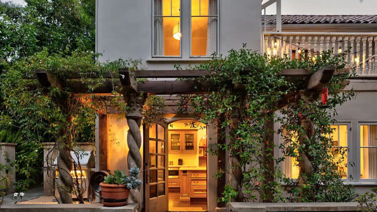 Photo of Outdoor in Hollywood Hills West