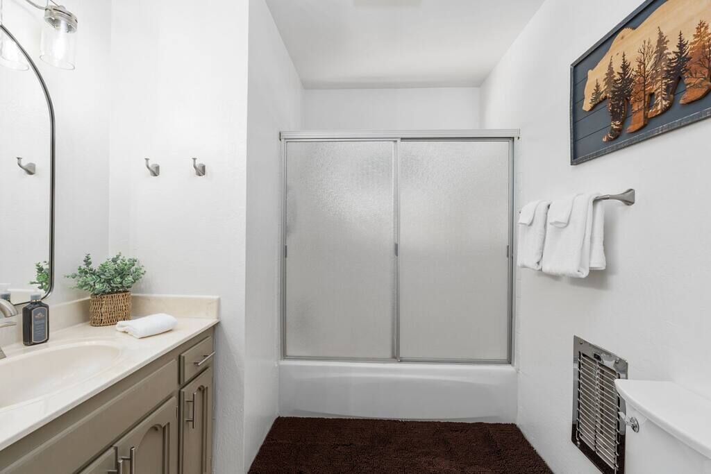 Photo of Bathroom in Sierra Cedars
