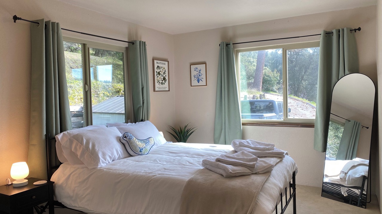 Photo of Bedroom in Yosemite Forks