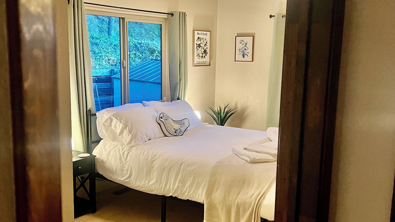 Photo of Bedroom in Yosemite Forks