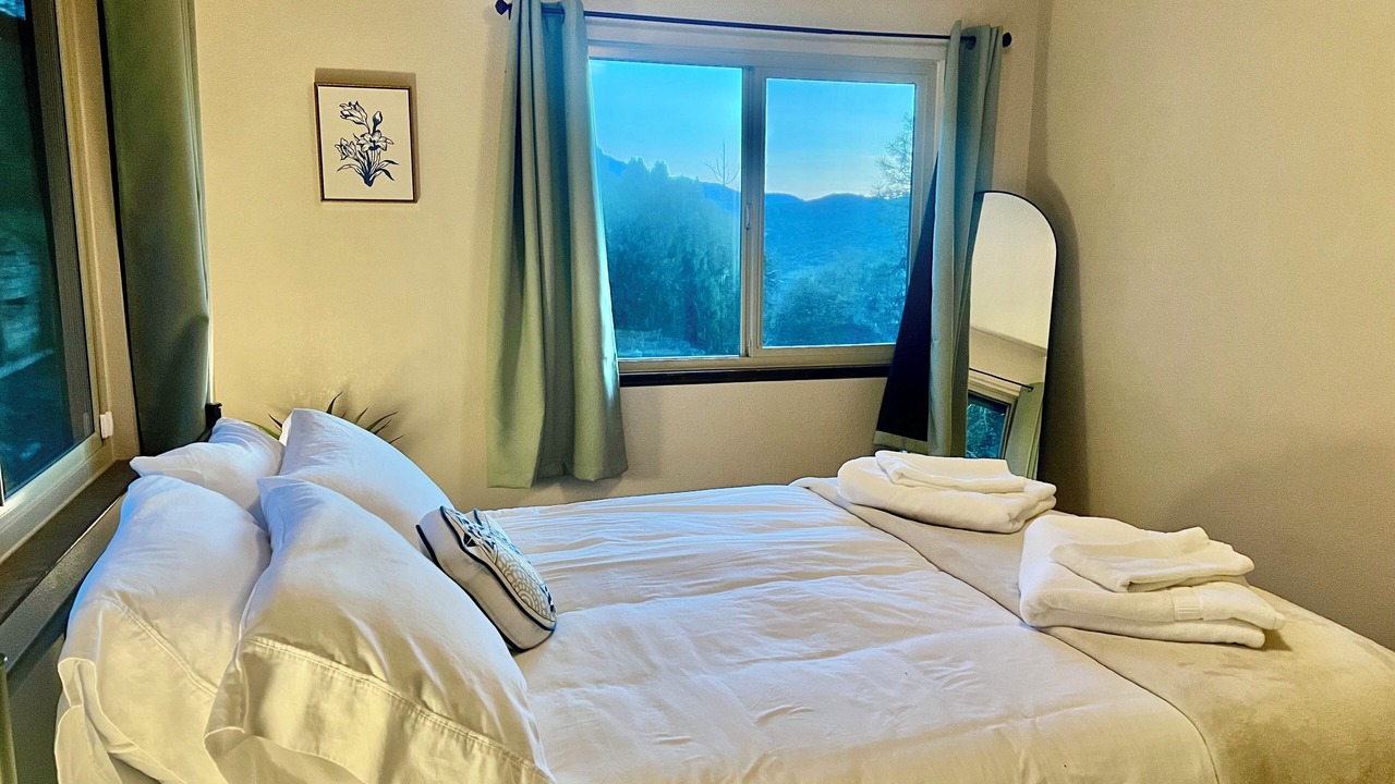 Photo of Bedroom in Yosemite Forks