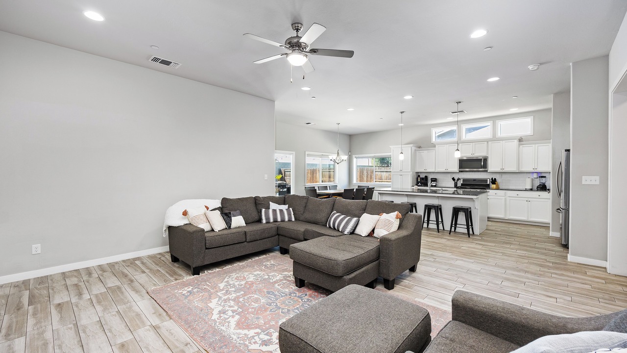Photo of Livingroom in Pumpkin Center