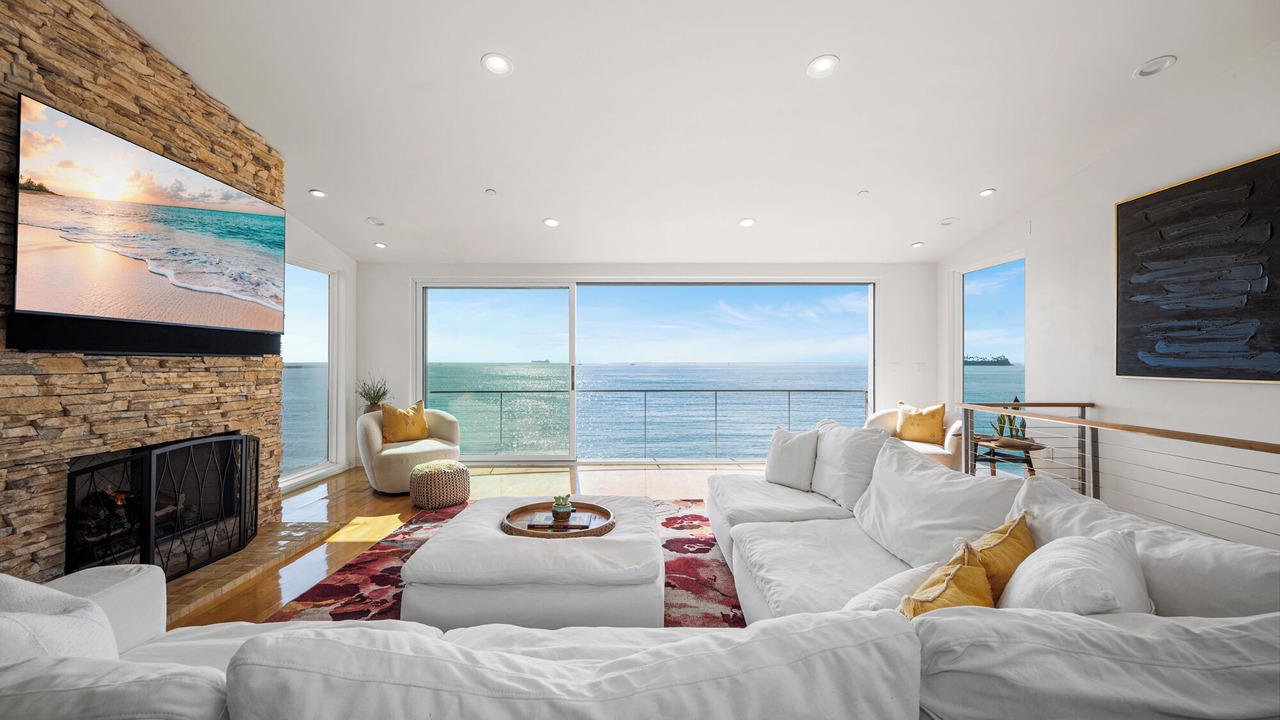 Photo of Livingroom in Peninsula