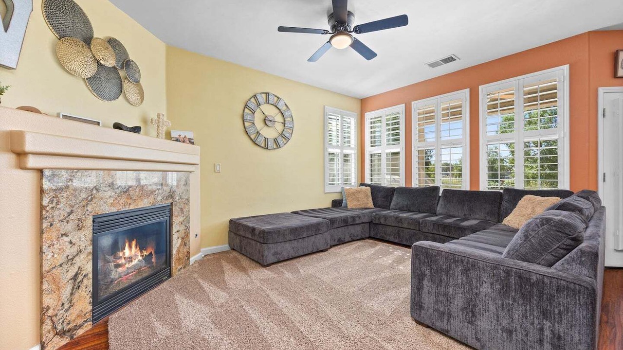 Photo of Livingroom in Eagle Ranch