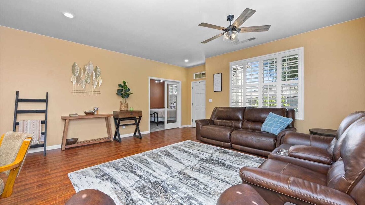 Photo of Livingroom in Eagle Ranch