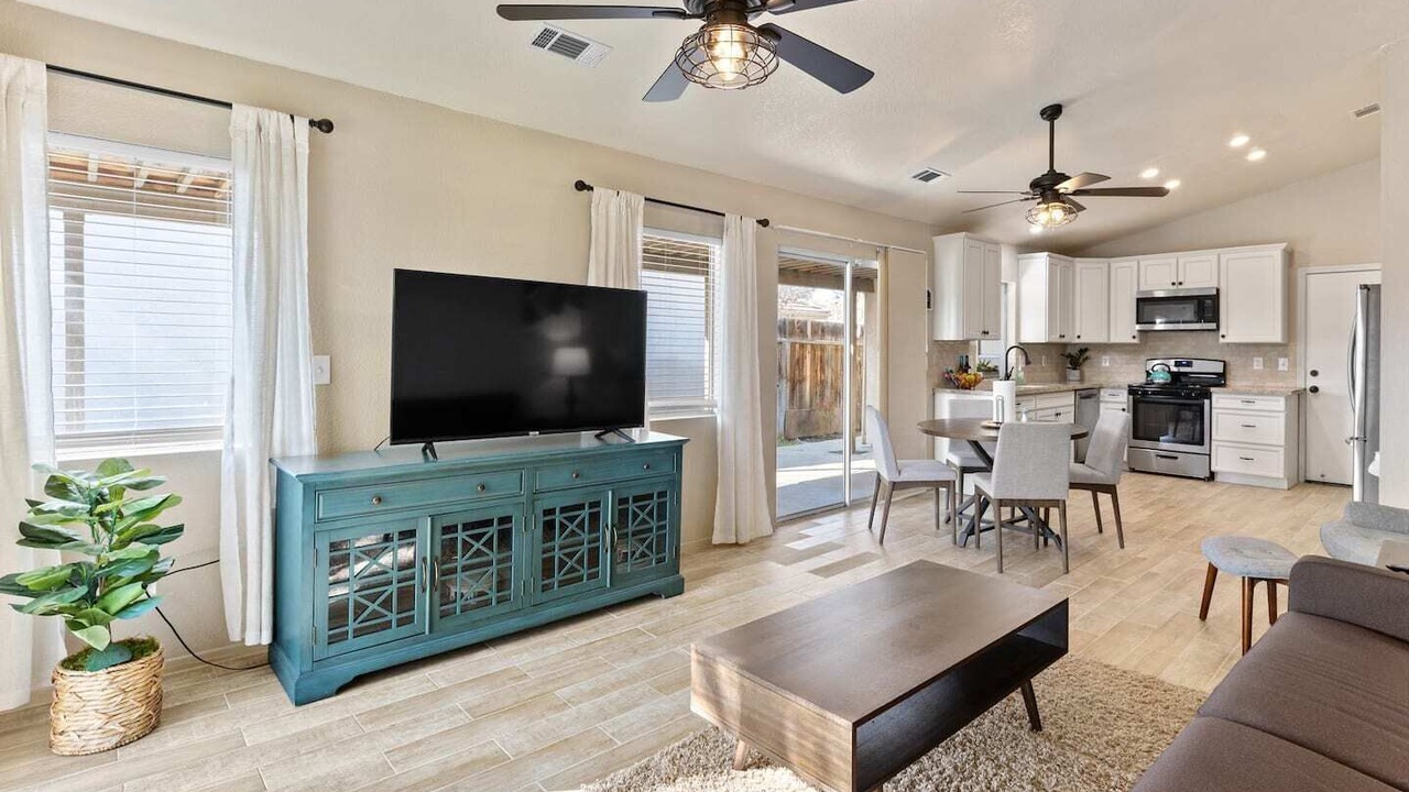 Photo of Livingroom in Pumpkin Center