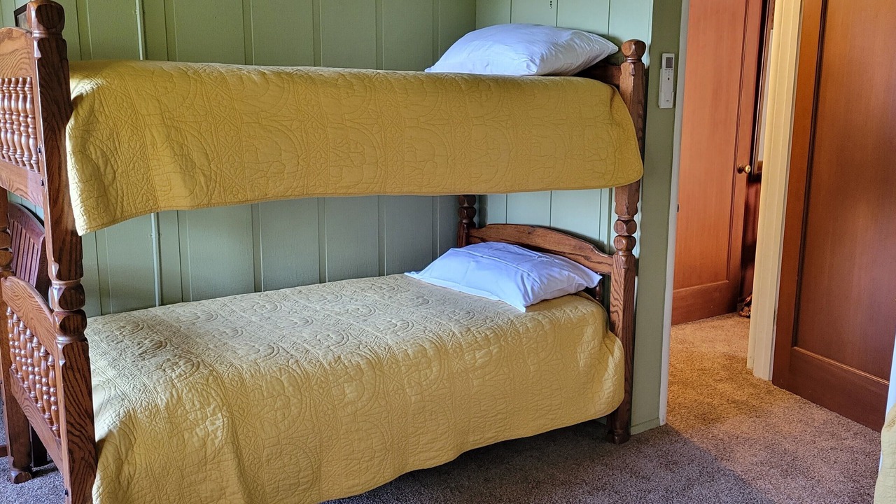 Photo of Bedroom in Mi-Wuk Village