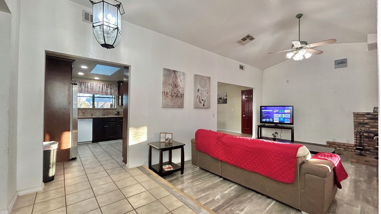 Photo of Livingroom in Palmdale