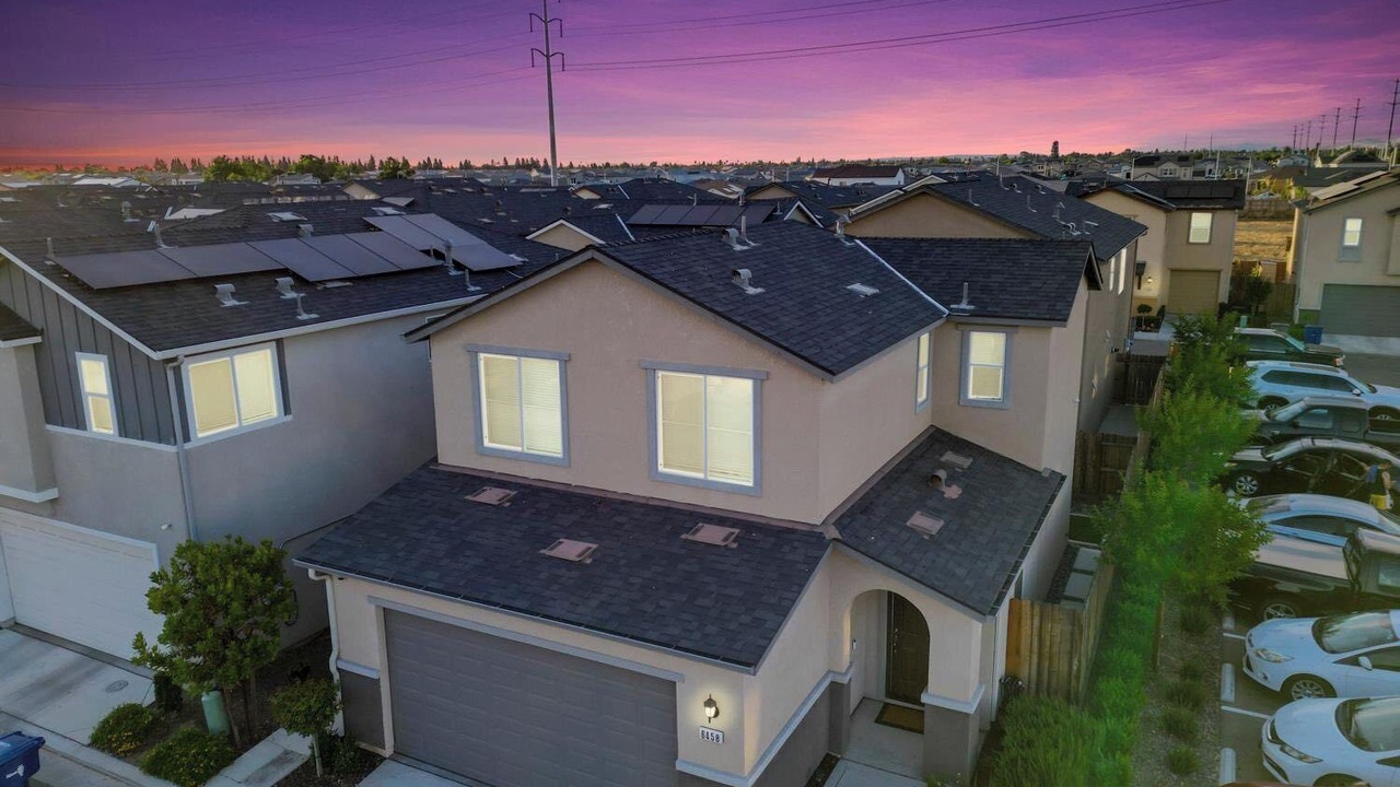 Photo of Outdoor in Raisin