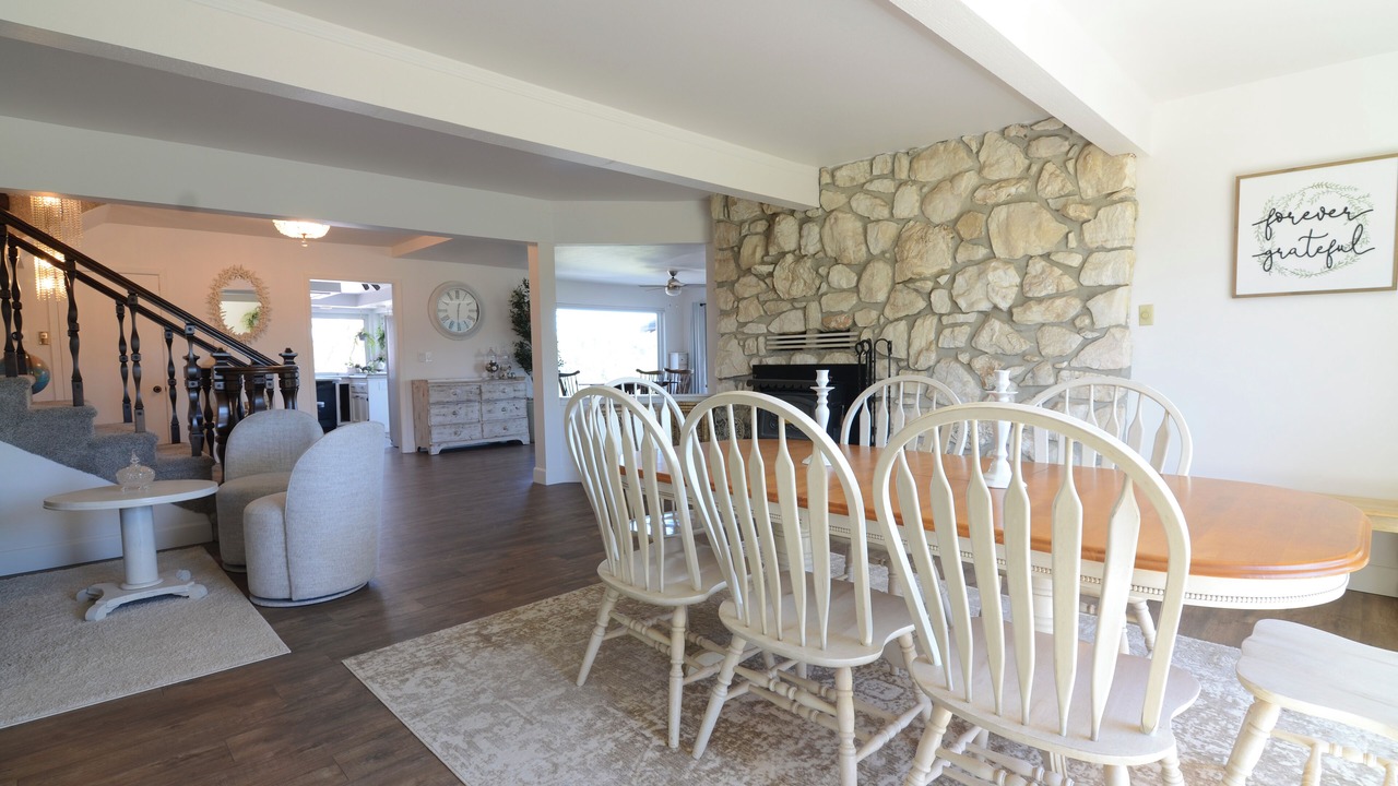 Photo of Livingroom in Apple Hill