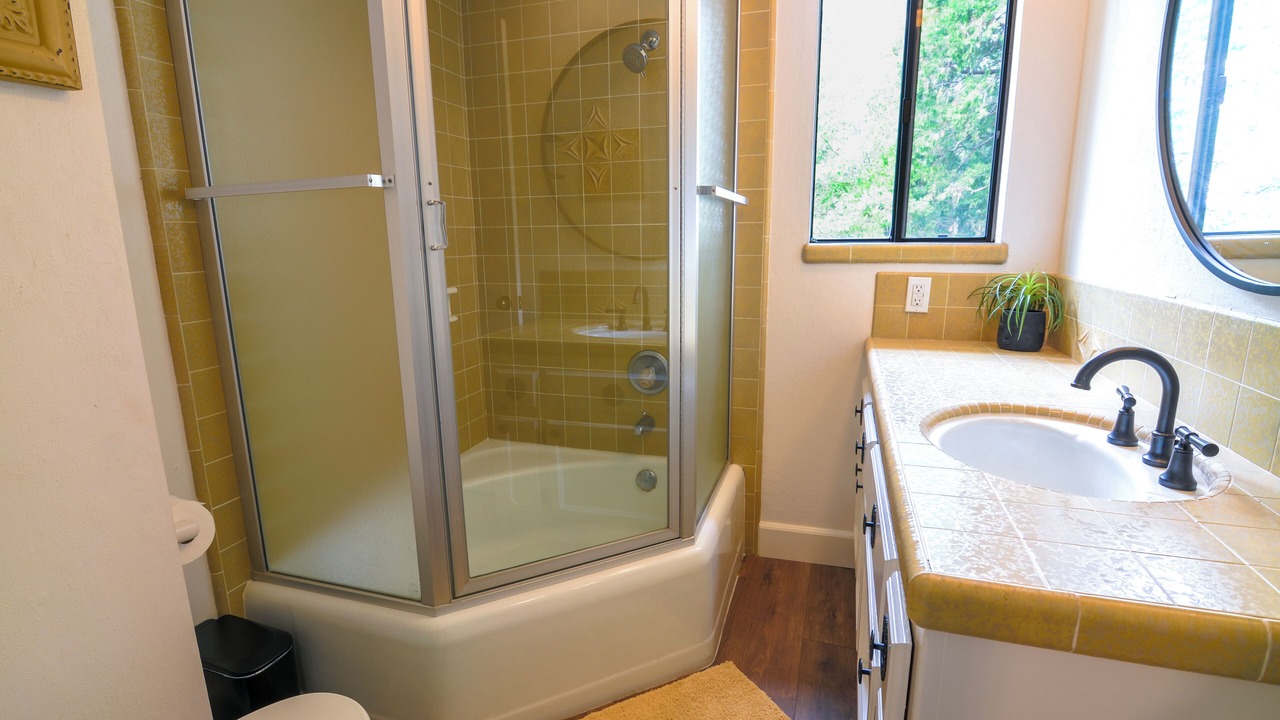 Photo of Bathroom in Apple Hill