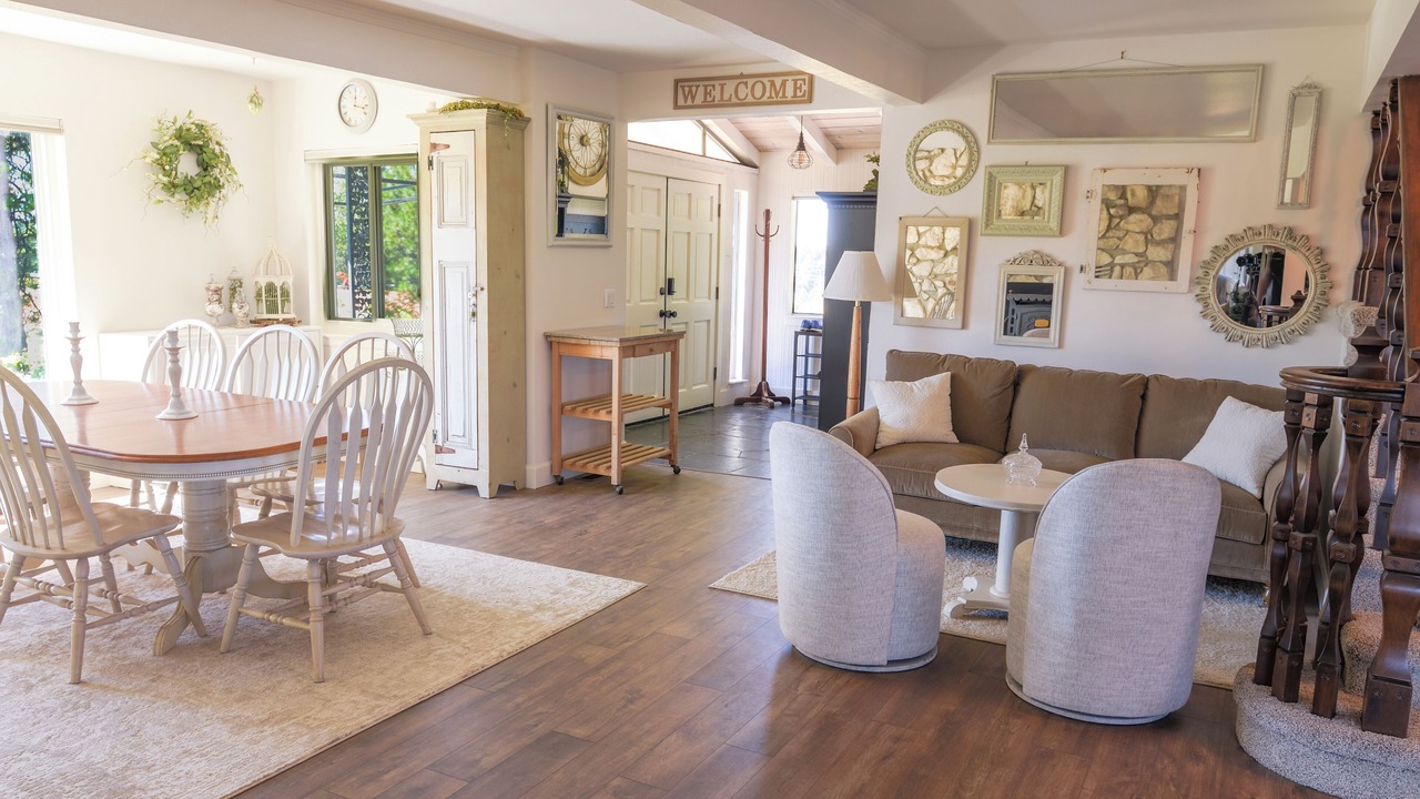 Photo of Livingroom in Apple Hill