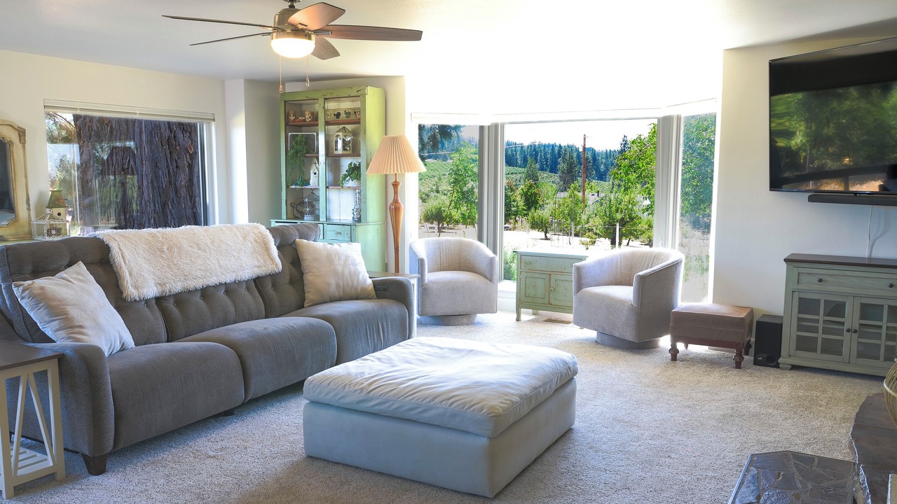 Photo of Livingroom in Apple Hill