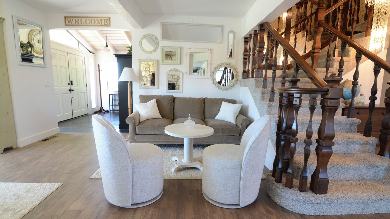 Photo of Livingroom in Apple Hill