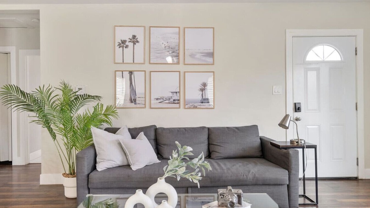 Photo of Livingroom in North Long Beach