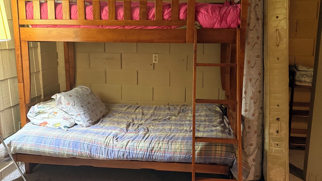 Photo of Bedroom in Oak Shores