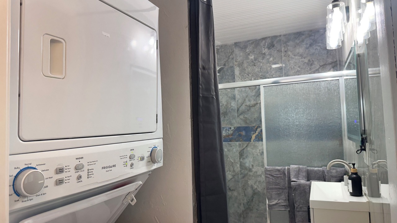 Photo of Bathroom in Hanford