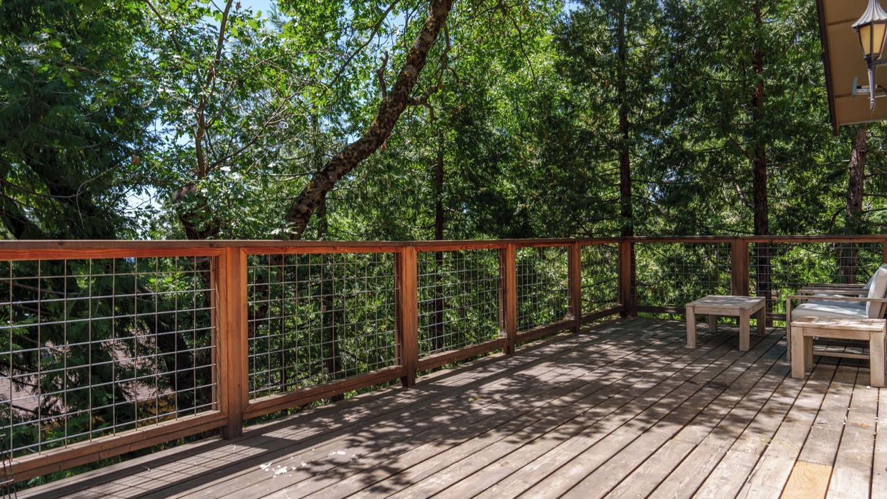 Photo of Patio Balcony in Mi-Wuk Village