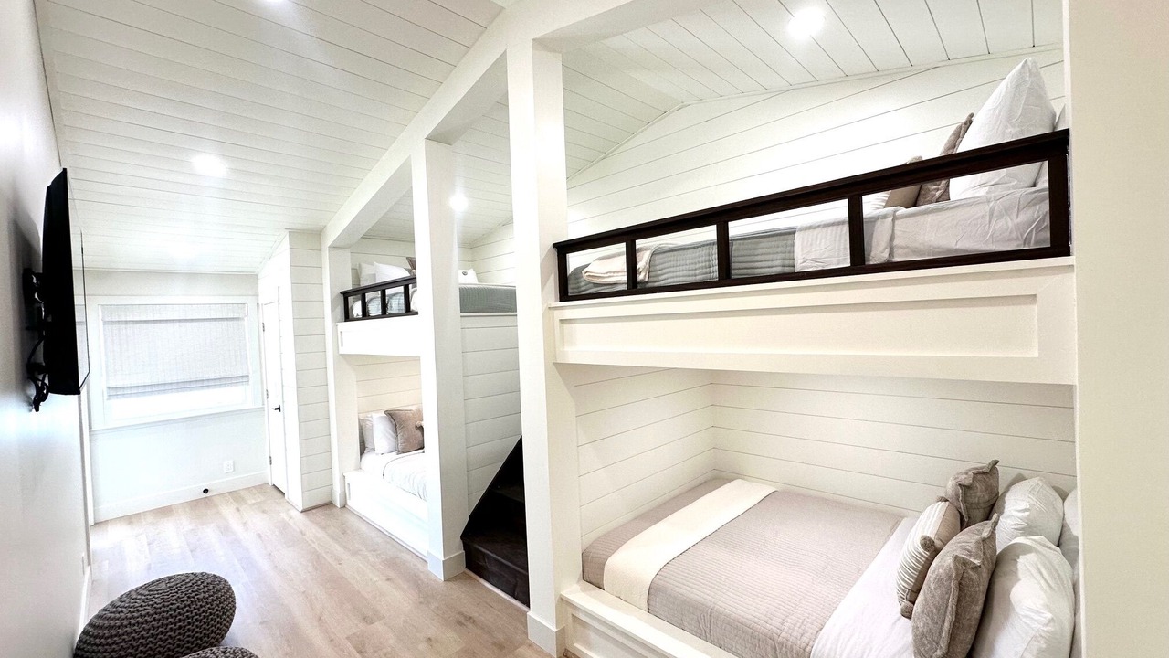 Photo of Bedroom in Discovery Bay