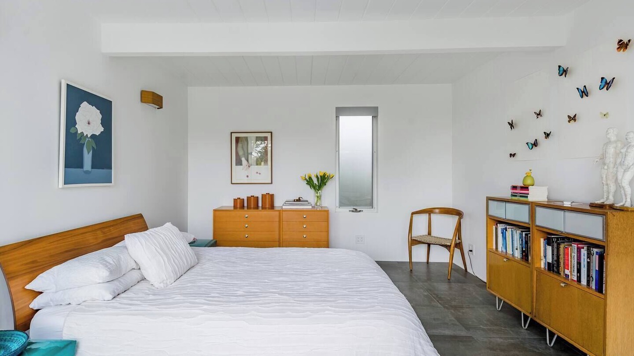 Photo of Bedroom in Highlands-Baywood Park