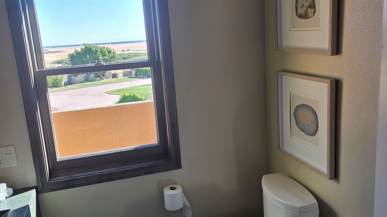 Photo of Bathroom in Raisin