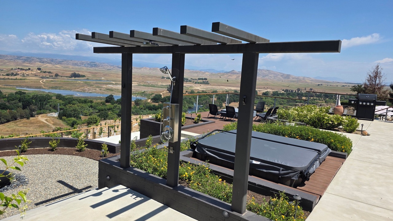 Photo of Patio Balcony in Raisin