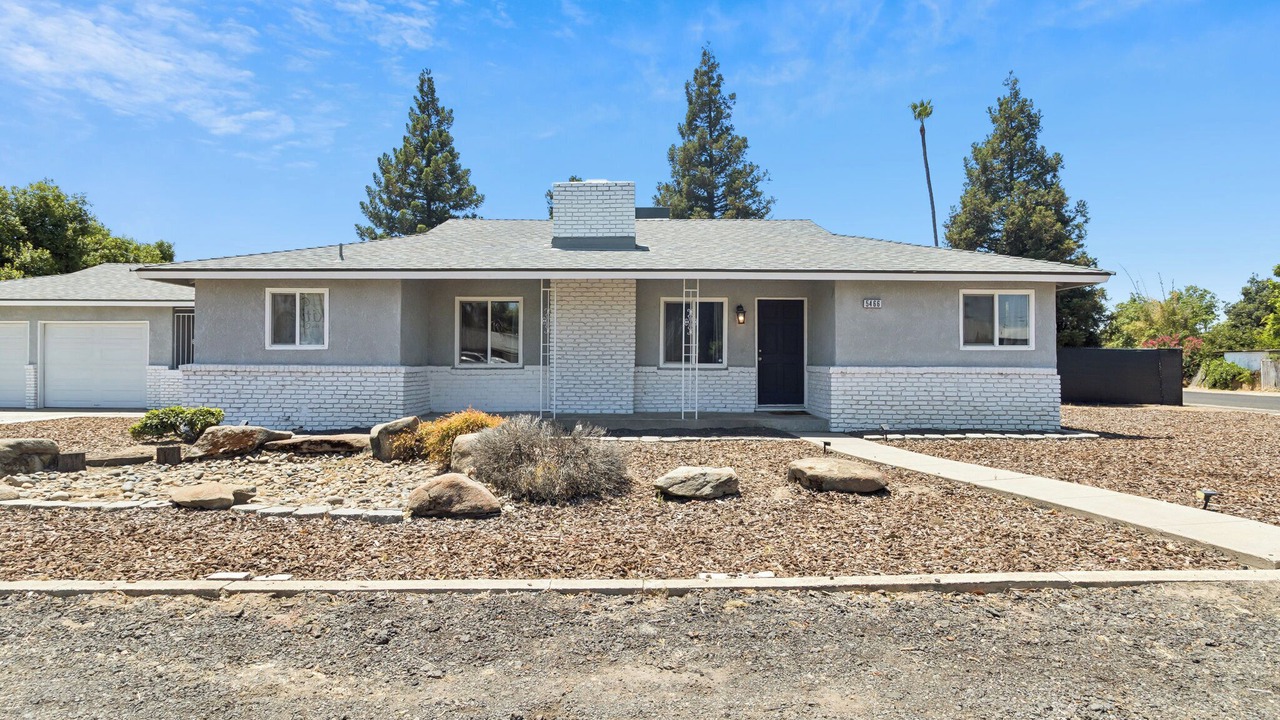 Photo of Outdoor in Raisin