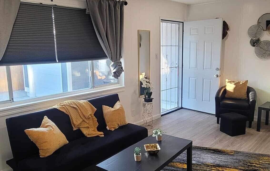 Photo of Livingroom in Parkway-South Sacramento