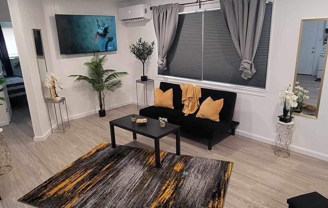 Photo of Livingroom in Parkway-South Sacramento