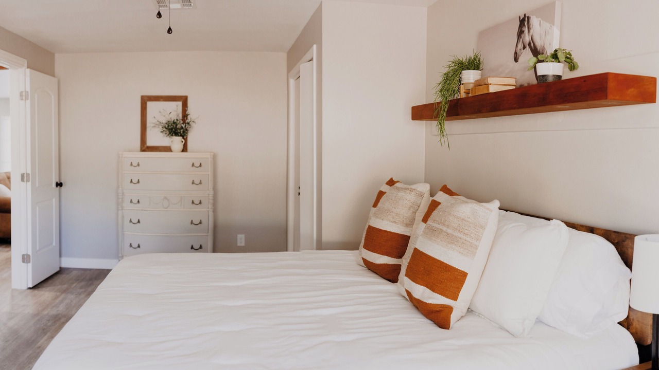 Photo of Bedroom in Springville