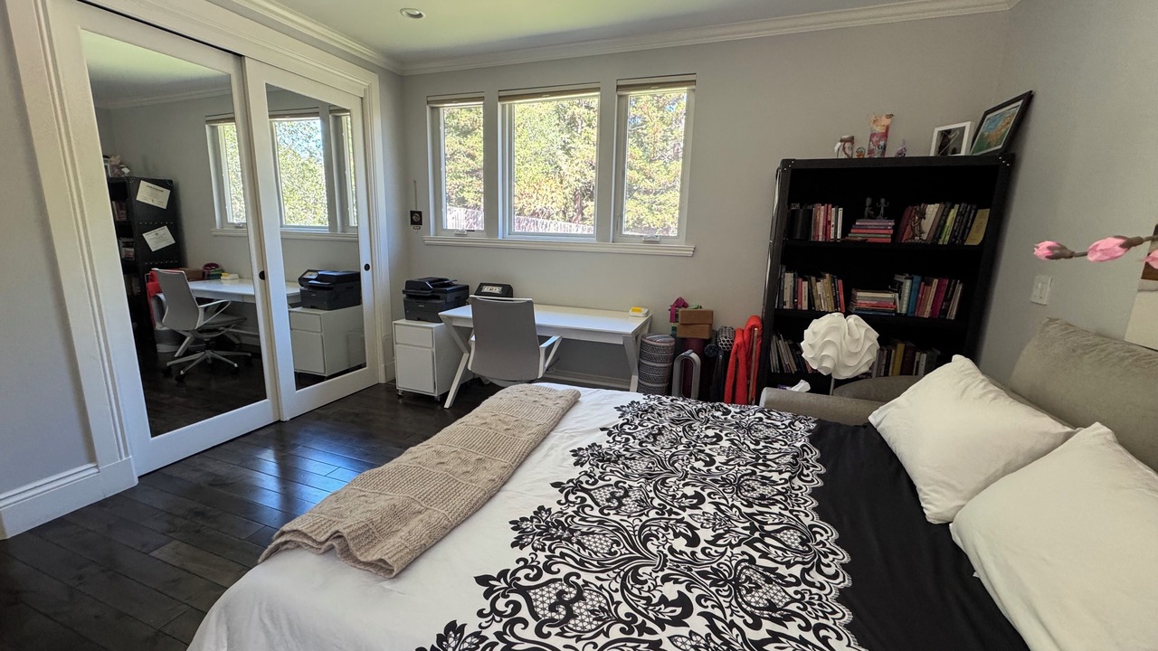Photo of Bedroom in Lucas Valley-Marinwood