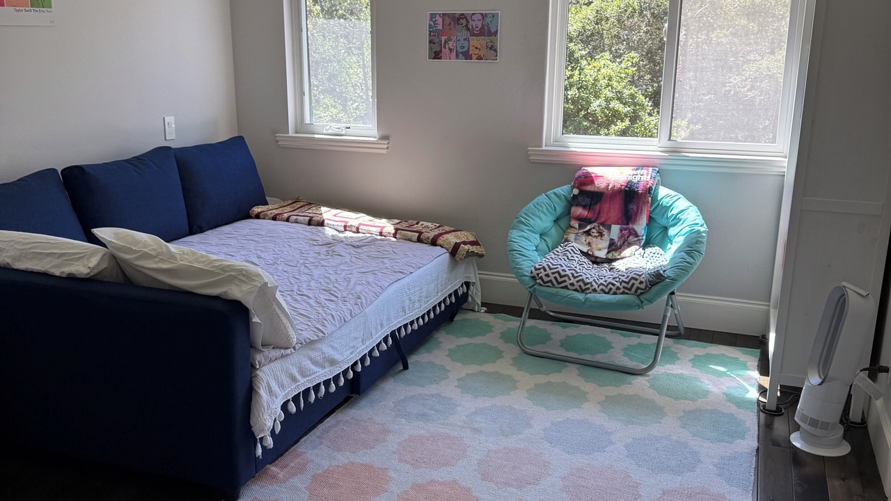 Photo of Bedroom in Lucas Valley-Marinwood